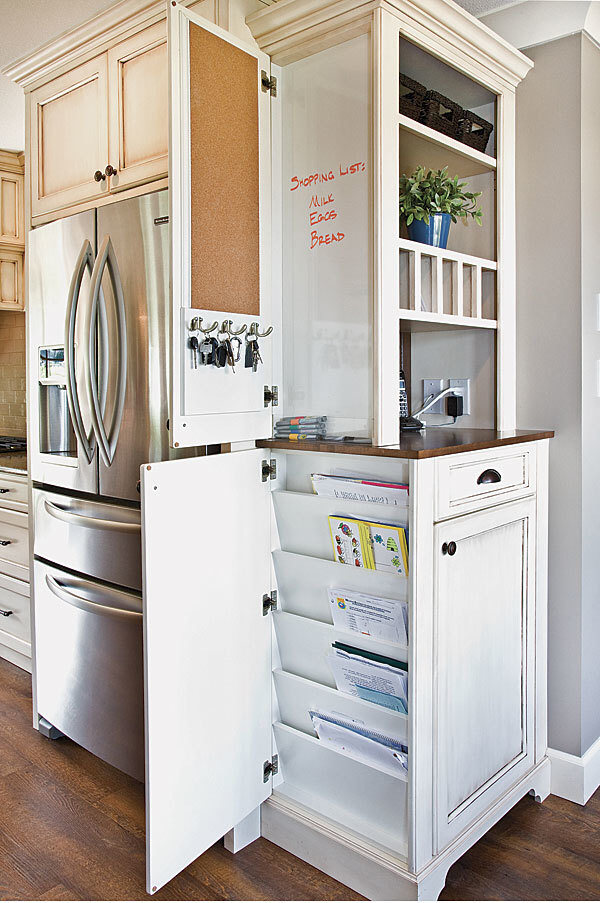 22 Chic Kitchen Command Center Designs for a Modern and Sleek Look! - 4. Minimalist Chic Command Center